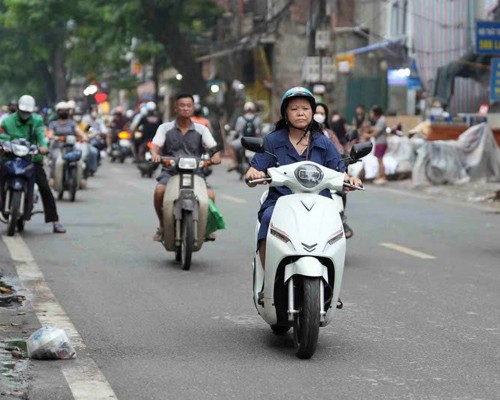 Hà Nội đề xuất hỗ trợ tối đa 5 triệu đồng cho người dân chuyển đổi sang xe điện.