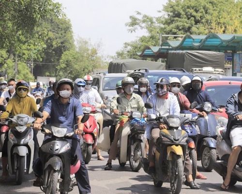 Hà Nội đẩy nhanh lộ trình hạn chế xe máy khu vực nội đô, chuyển đổi xe máy chạy xăng sang xe điện.